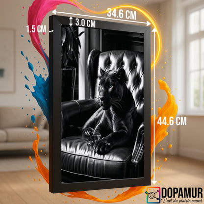 Allure Nocturne – Panthère sur Fauteuil Cuir