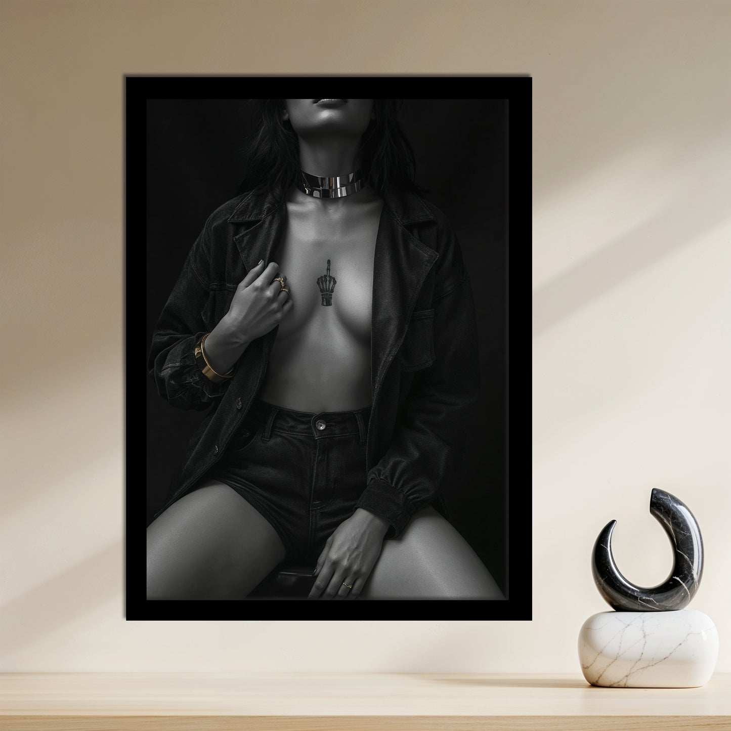 Beauté Rebelle – Femme Noire & Chemise Ouverte